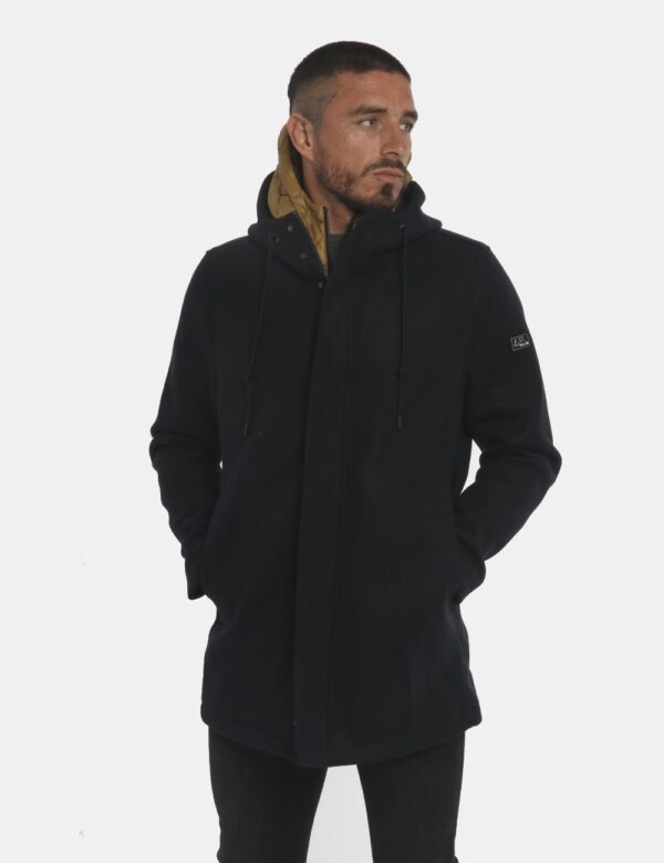 Piumino Yes Zee blu - COMPOSIZIONE E VESTIBILITÀ:87% poliestere 8% viscosa 5% lanaIl modello è alto 178 cm e indossa la tagl