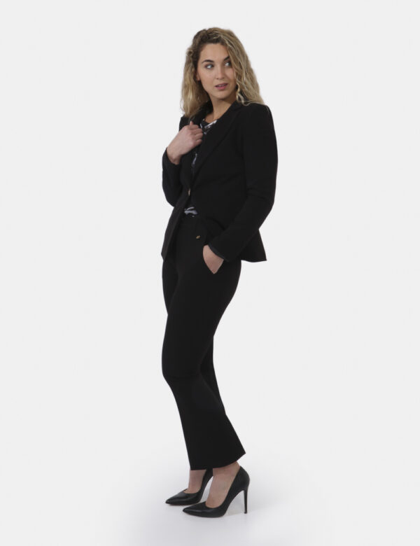 Pantaloni Yes Zee Nero - Pantaloni eleganti in total nero. Presenti tasche a taglio trasversale sul fronte e fake tasche a t