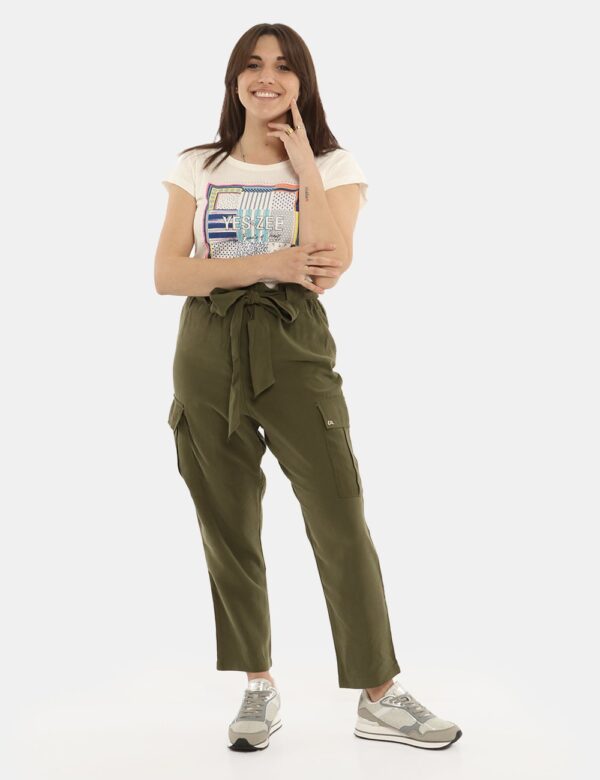 Pantalone Yes Zee con cintura - 93% viscosa 7% poliestereLa modella indossa la taglia S ed è alta 178 cm e la vestibilità è