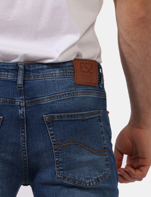 Jeans Yes Zee Jeans - Jeans in total blu denim dark con tasche sagomate sul fronte e tasche a toppa sul retro. La vestibilit