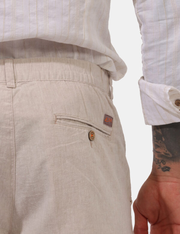 Pantaloni Yes Zee Beige - Pantaloni in misto cotone-lino ed in total beige. Presenti tasche a taglio trasversale sul fronte