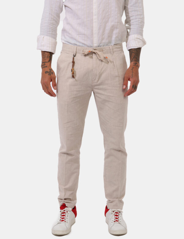 Pantaloni Yes Zee Beige - Pantaloni in misto cotone-lino ed in total beige. Presenti tasche a taglio trasversale sul fronte