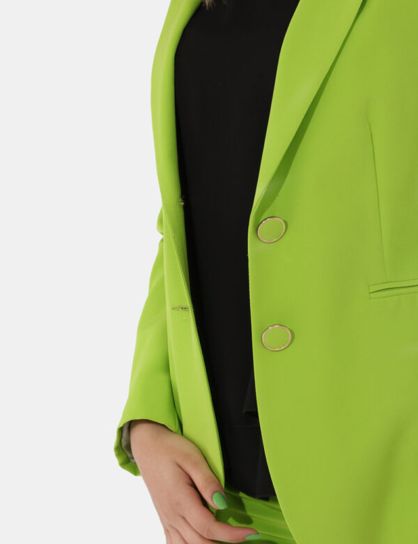 Giacca Sandro Ferrone Verde - Giacca classica n in total verde brillante con fake tasche a taglio. La vestibilità è morbida