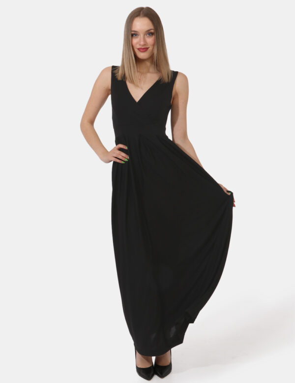 Vestito Sandro Ferrone Nero - Vestito lungo in total nero, con spalline strette e scollo profondo incrociato. La vestibilità