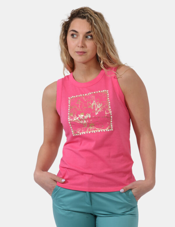 Canotta Yes Zee Rosa - Top modello canotta su base rosa con stampa stilizzata color oro e spalline larghe. La vestibilità è