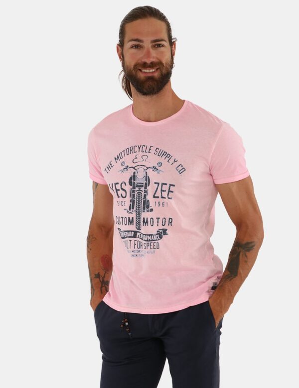 T-shirt Yes Zee con stampa - 100% cotoneIl modello indossa la taglia L e la vestibilità è asciuttaDai prova del tuo stile co