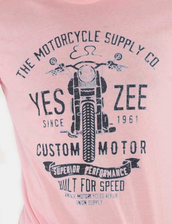 T-shirt Yes Zee con stampa - 100% cotoneIl modello indossa la taglia L e la vestibilità è asciuttaDai prova del tuo stile co