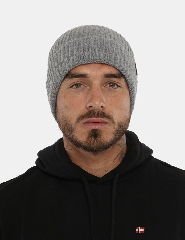 Cappello Napapijri monochrome - Taglia unica Cappellino invernale monocromatico con logo in piccolo cucito sul risvoltino f