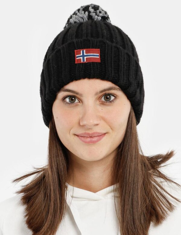 Cappello Napapijri con pon pon - Taglia unica Cappellino invernale con pon pon. Stemma applicato sul risvolto. Caldo e stil
