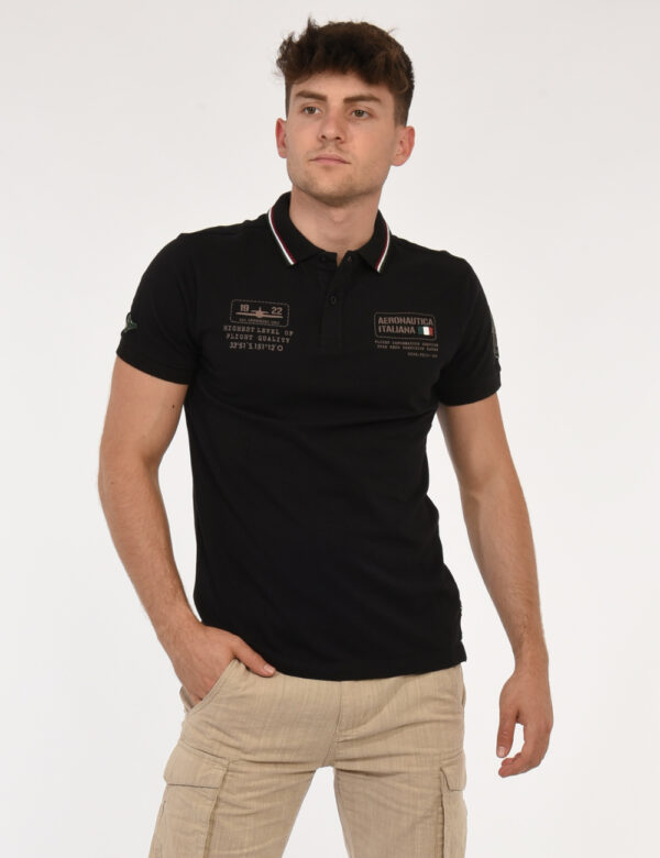 Polo Aeronautica Italiana Nero - Polo classica in nero con logo brand ad altezza cuore in beige perfettamente coordinato ad