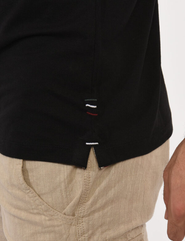 Polo Aeronautica Italiana Nero - Polo classica in nero con logo brand ad altezza cuore in beige perfettamente coordinato ad