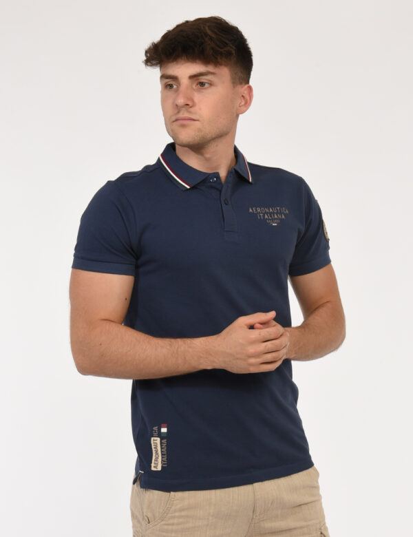 Polo Aeronautica Italiana Blu - Polo classica in blu avio con logo brand ad altezza cuore in beige perfettamente coordinato