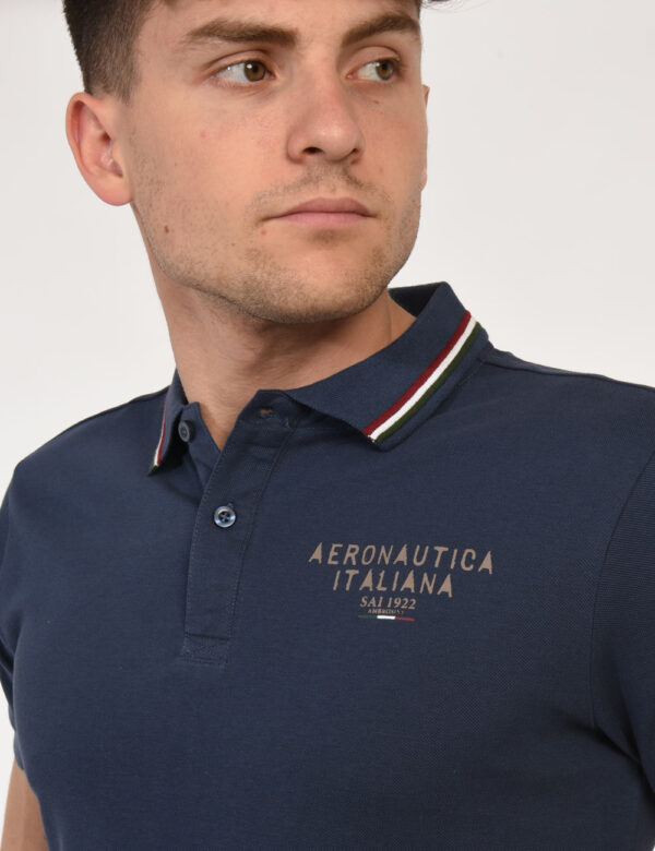 Polo Aeronautica Italiana Blu - Polo classica in blu avio con logo brand ad altezza cuore in beige perfettamente coordinato