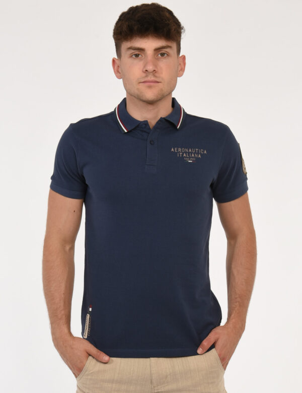 Polo Aeronautica Italiana Blu - Polo classica in blu avio con logo brand ad altezza cuore in beige perfettamente coordinato