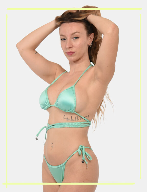 Slip F**K Verde - Costume modello slip sgambato in total verde acquamarina. La vestibilità è morbida e regolabile grazie a l