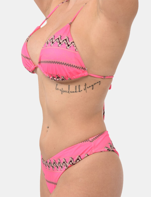 Bikini F**K Rosa - Costume modello bikini a triangolo più slip brasiliana su base rosa shocking e fantasia in marrone/beige.