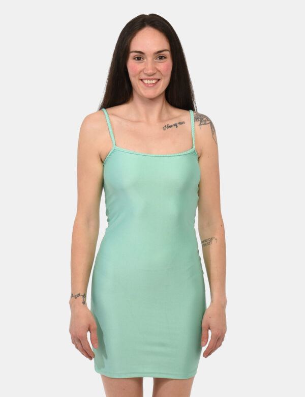 Abito F**K Verde - Vestito corto in total verde acquamarina con spalline strette intrecciate. La vestibilità è morbida e reg