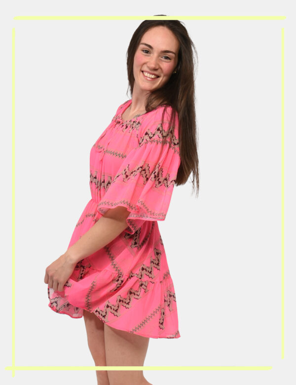 Abito F**K Rosa - Vestito leggero su base rosa shocking con fantasia marrone. Presenti maniche a trequarti ampie e scollo a