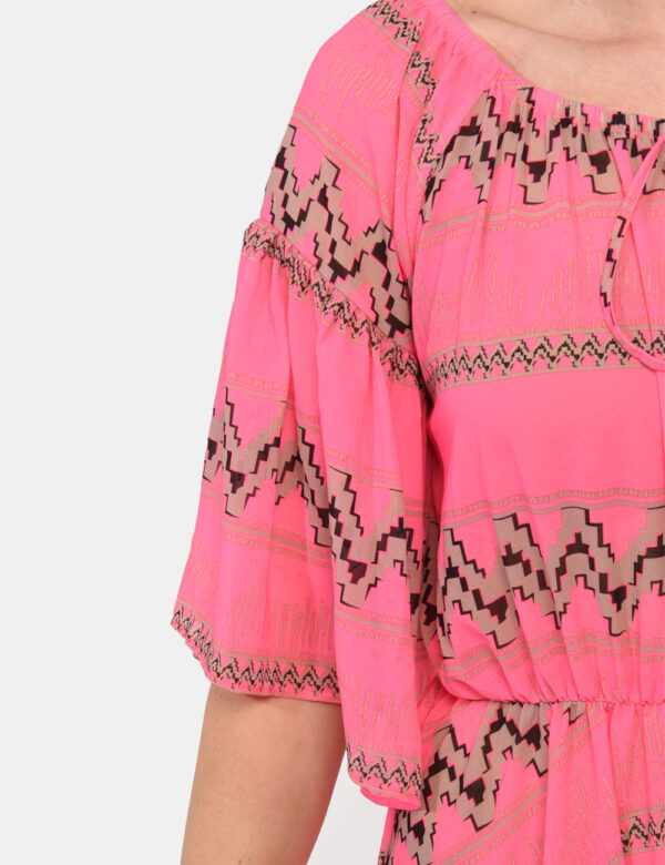 Abito F**K Rosa - Vestito leggero su base rosa shocking con fantasia marrone. Presenti maniche a trequarti ampie e scollo a