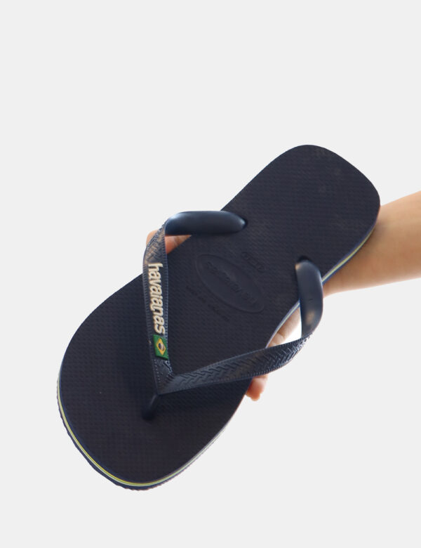 Infradito Havaianas Blu - Ciabatte modello infradito in total blu navy con stringa a Y coordinata e logo brand Brasile. La c