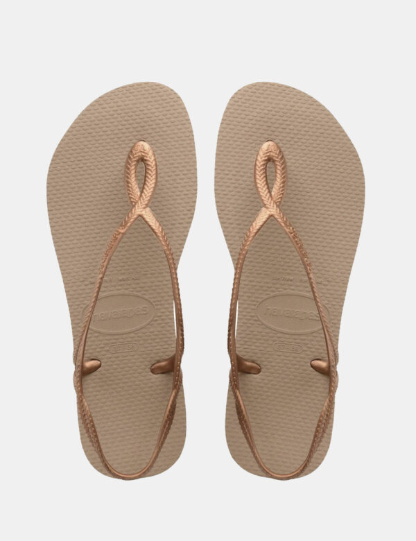Infradito Havaianas Marrone - Ciabatte modello infradito in total marrone con stringa a Y coordinata. La calzata è comoda e