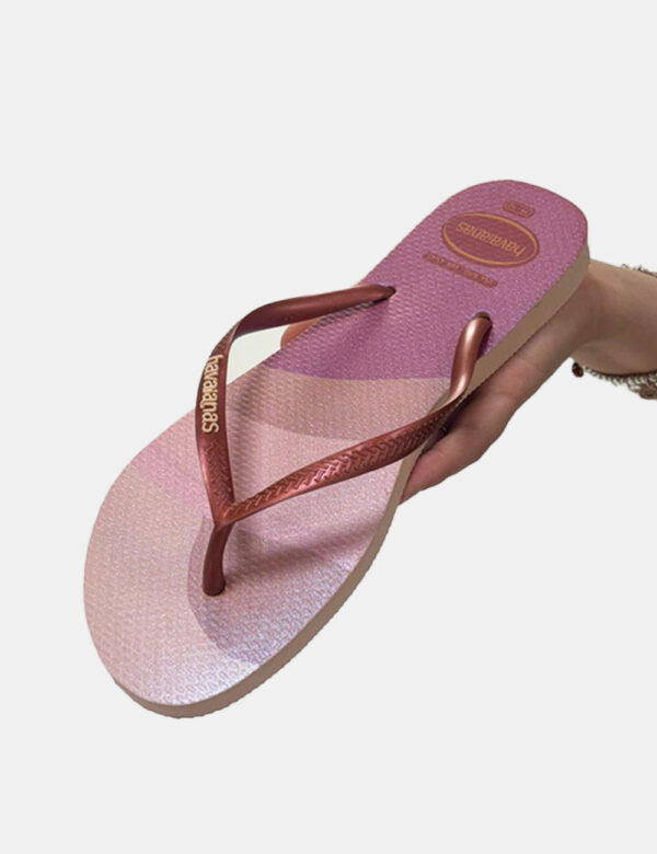 Infradito Havaianas Rosa - Ciabatte modello infradito in total rosa in varie tonalità con stringa a Y coordinata. La calzata