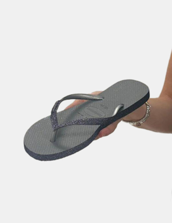 Infradito Havaianas Grigio - Ciabatte modello infradito in total grigio con glitter più stringa a Y coordinata e glitterata.
