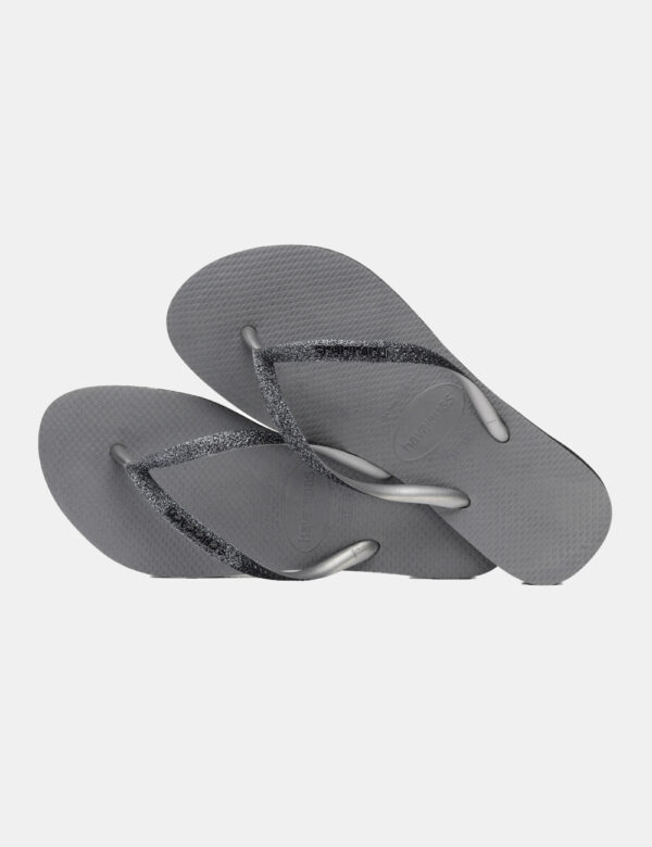 Infradito Havaianas Grigio - Ciabatte modello infradito in total grigio con glitter più stringa a Y coordinata e glitterata.