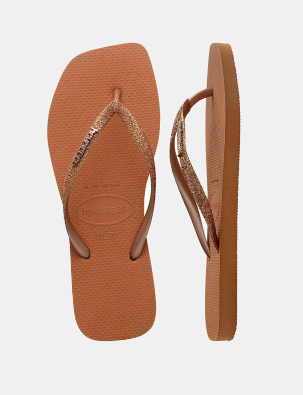 Infradito Havaianas Marrone - Ciabatte modello infradito in total marrone con stringa a Y in bronze e glitter. La calzata è
