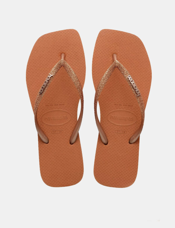 Infradito Havaianas Marrone - Ciabatte modello infradito in total marrone con stringa a Y in bronze e glitter. La calzata è