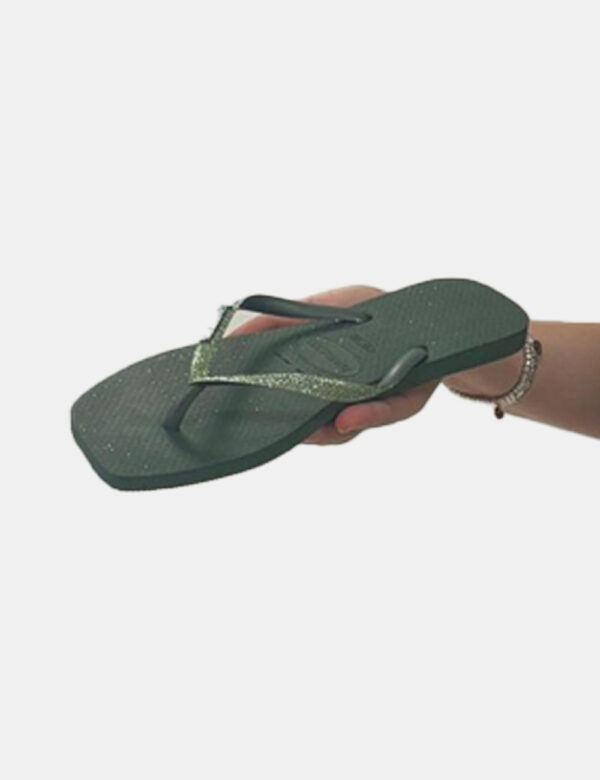 Infradito Havaianas Verde - Ciabatte modello infradito in total verde con stringa a Y coordinata e glitterata. La calzata è