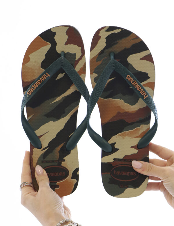 Infradito Havaianas Verde - Ciabatte modello infradito su base in fantasia tendente al verde più stringa a Y coordinata. La