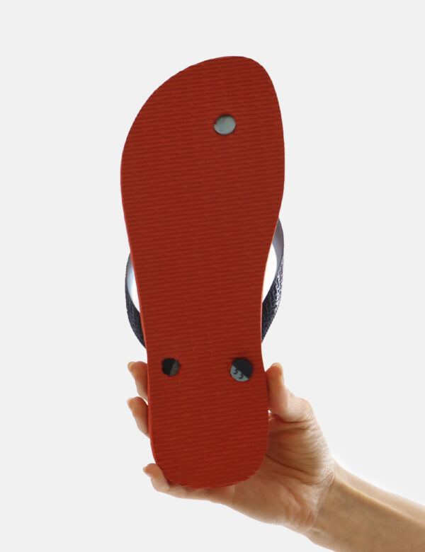 Infradito Havaianas Rosso - Ciabatte modello infradito in total rosso con stringa a Y blu navy. La calzata è comoda e aderen