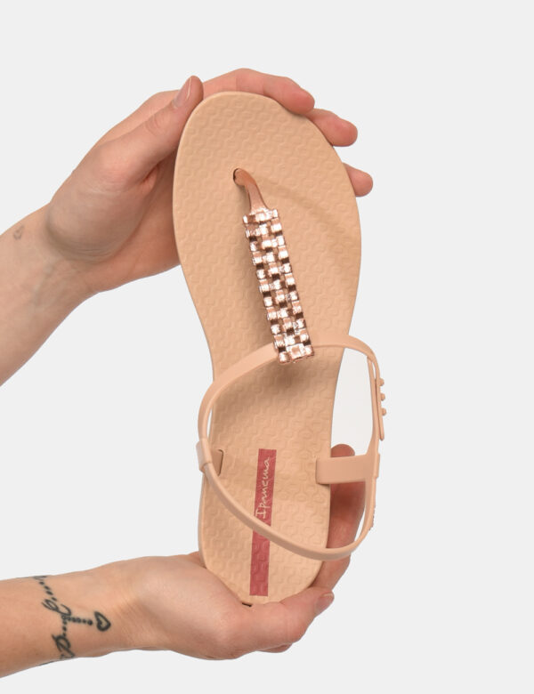 Infradito Ipanema Rosa - Ciabatte modello infradito su base rosa antico con dettagli in rosa. La calzata è comoda e aderente