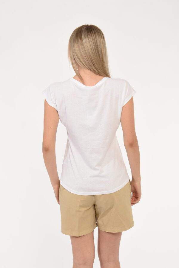 T-shirt Yes Zee Bianco - T-shirt su base bianca con stampa floreale ricamata in tonalità verde e arancione. La vestibilità è