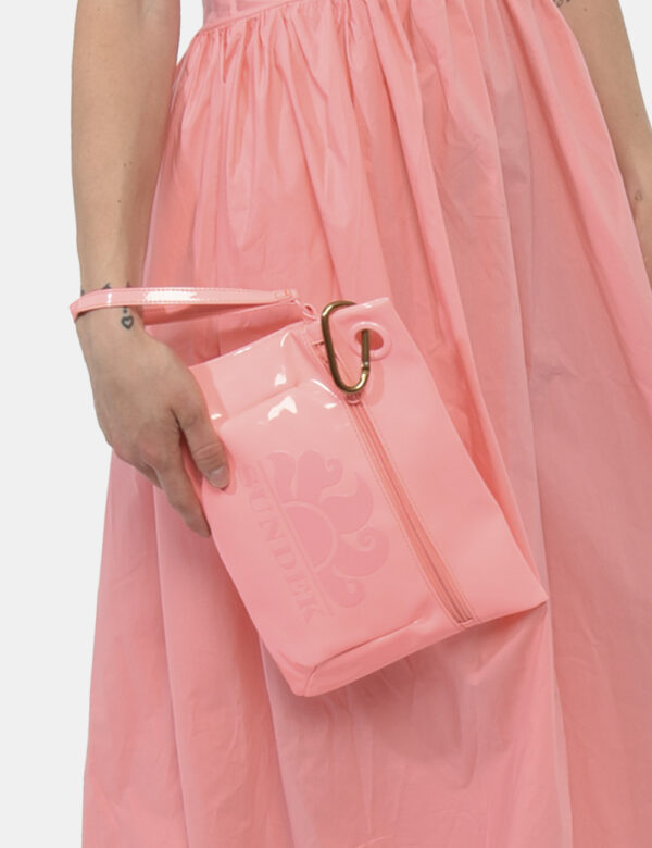 Pochette Sundek Rosa - Pochette mare in total rosa patinato con logo brand in tono su tono. L'interno è uno scompartimento u
