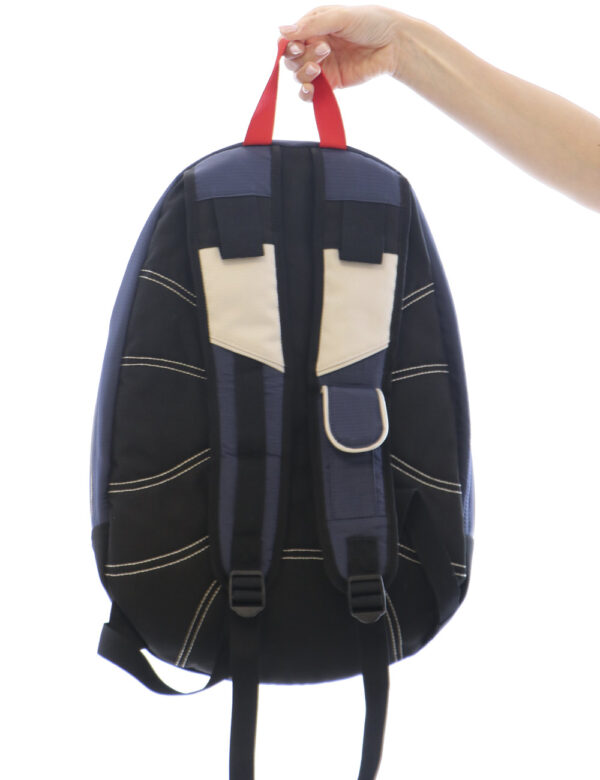Zaino Tommy Hilfiger Blu - Zaino Nylon style blu, ghiaccio e dettagli rossi. Presente logo frontale Tommy Jeans con iconica