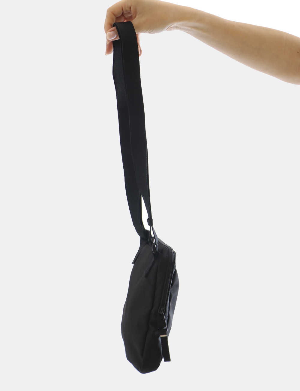 K50K510100-SU_BDS_PE24_4 Borsello Calvin Klein Nero - Borsello da uomo in total nero con piccolo logo brand bianco. Presente un unico scompartimento