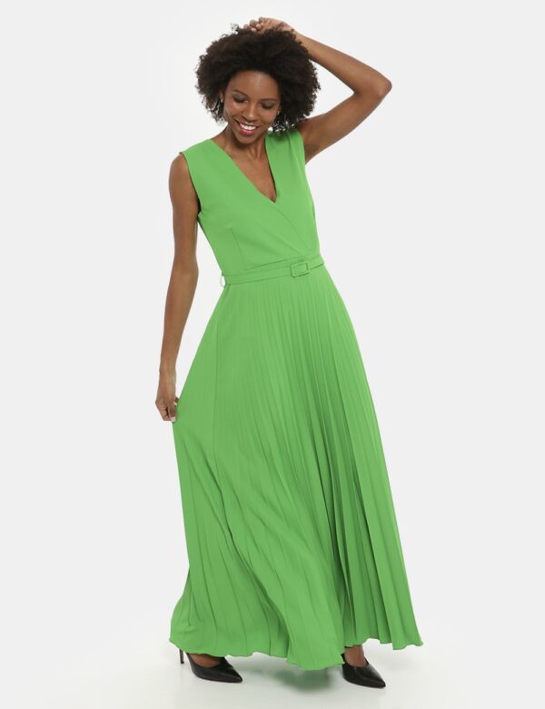 Vestito Vougue verde - COMPOSIZIONE E VESTIBILITÀ:96% poliestere 4% elastaneLa modella è alta 170 cm e indossa la taglia S.