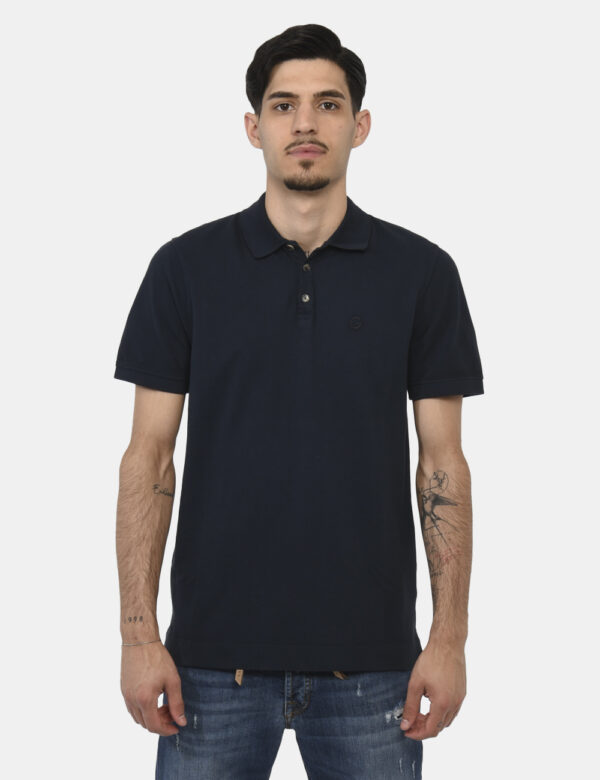 Polo Gazzarrini Blu - Polo classica in total blu navy. Presente colletto alla peter pan più bottoni ad asola ad altezza giro