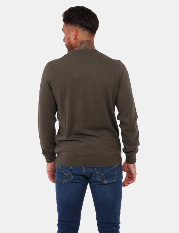 Maglione Gas Verde - Il maglione girocollo Gas è un capo adatto a situazioni casual e informali. Indossalo nelle tue giornat