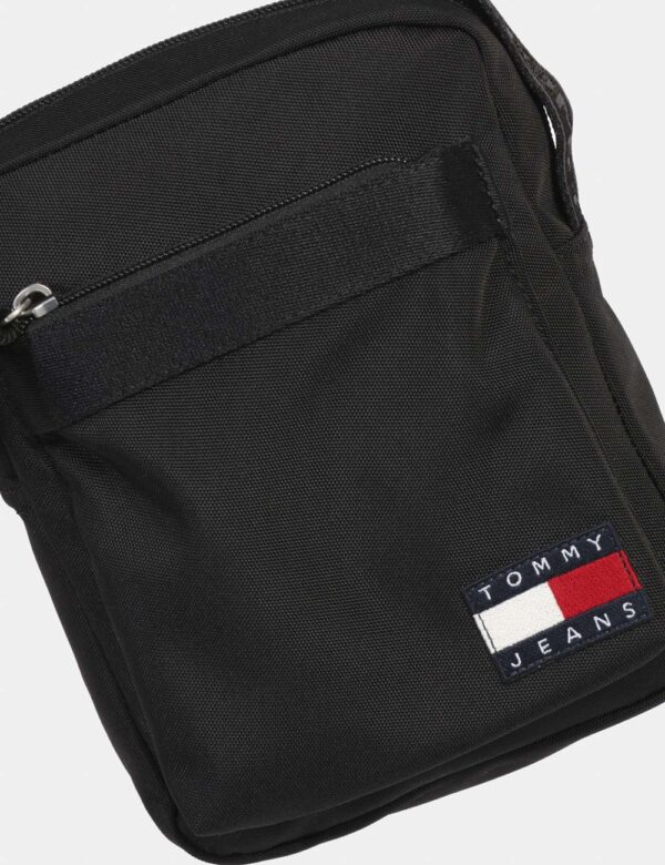 Zaino TOMMY HILFIGER Nero - Cod. art. AM0AM12413 OVVi ricordiamo che tutti i nostri articoli sono originali.