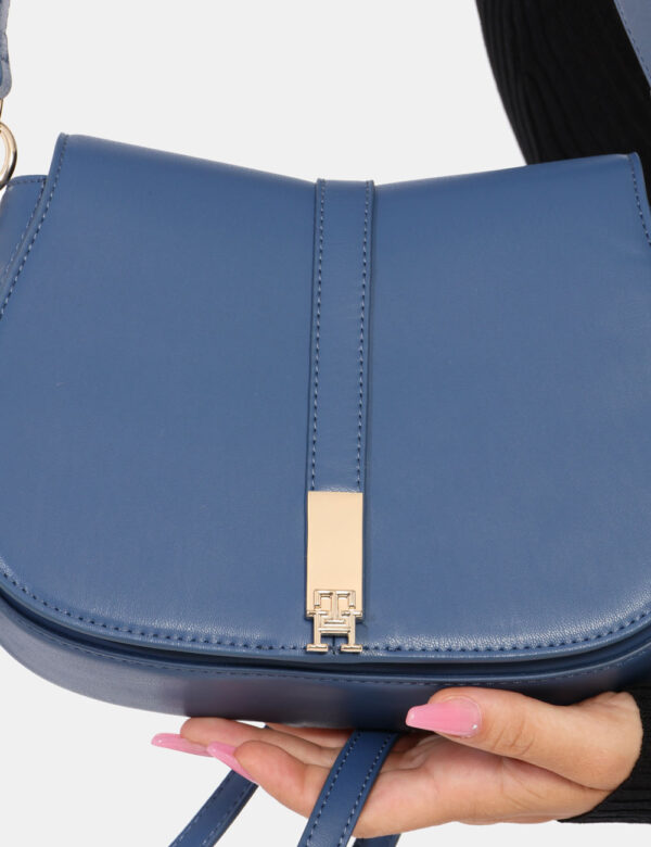 Borsa TOMMY HILFIGER Blu - Cod. art. AW0AW16285 OVVi ricordiamo che tutti i nostri articoli sono originali.