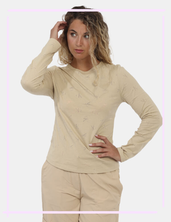 T-shirt Calvin Klein Beige - Cod. art. J20J223628 B CVVi ricordiamo che tutti i nostri articoli sono originali.