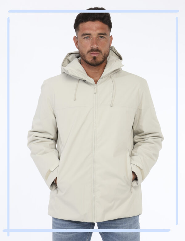 Piumino Calvin Klein Beige - Cod. art. J30J326431 B CVVi ricordiamo che tutti i nostri articoli sono originali.