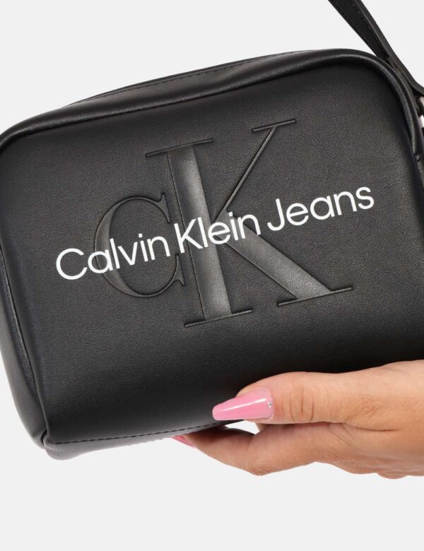 Borsa Calvin Klein Nero - Cod. art. K60K612220 OVVi ricordiamo che tutti i nostri articoli sono originali.