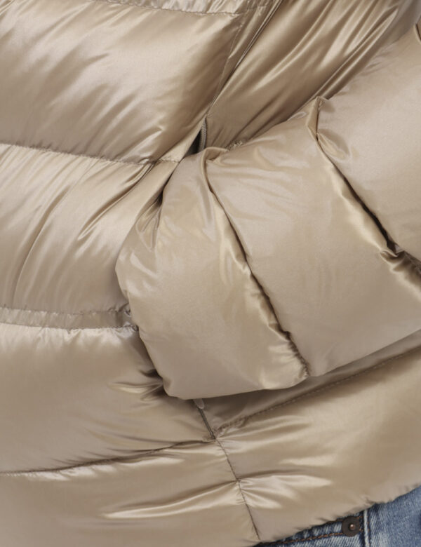 Piumino Blauer Beige - L’articolo appartiene al campionario esclusivo di stagione: pezzo unicoCod. art. 24WBLUC03062 B2 CVVi