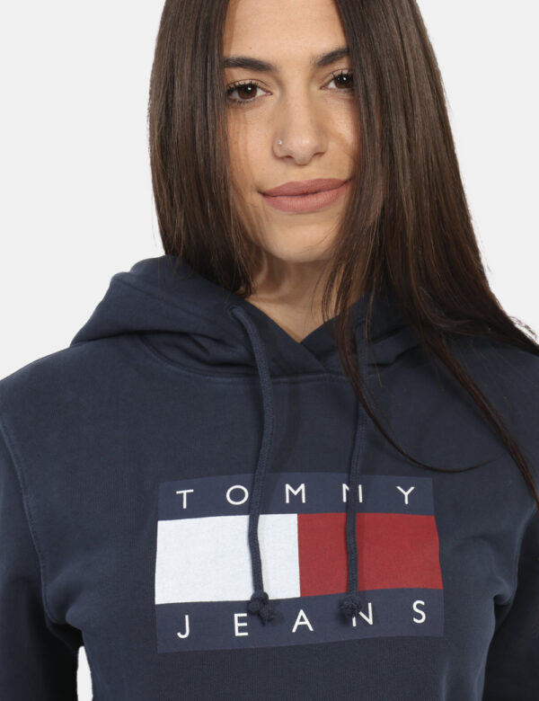 Felpa TOMMY HILFIGER Blu - Felpa classica con cappuccio in total blu navy con stampa logo brand più polsini e tascone. La ve