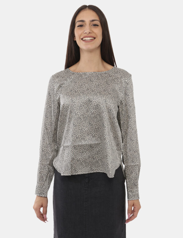 Blusa Emme Marella Bianco - Blusa su base bianca con stampa allover fiorellini neri e marroni. Presenti polsini classici. La