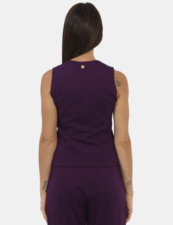 Gilet Manila Grace Viola - L’articolo appartiene al campionario esclusivo di stagione: pezzo unicoCod. art. G095VU A CVVi ri